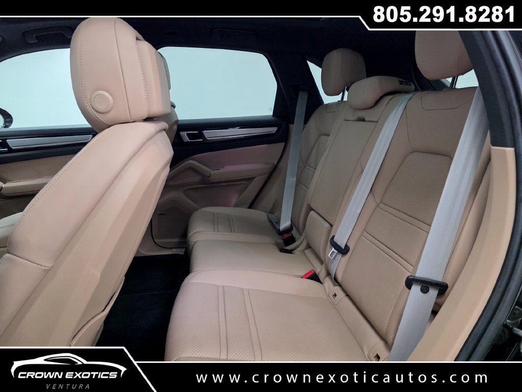 Used 2022 Porsche Cayenne Platinum Edition AWD/4WD image 20