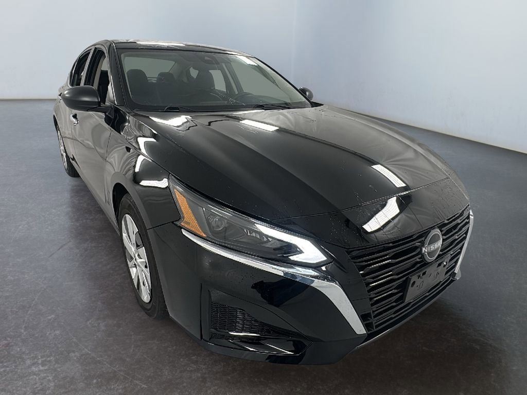 Used 2024 Nissan Altima 2.5 S image 1