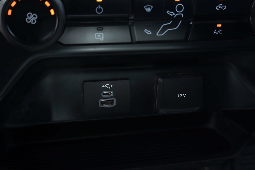 Used 2023 Ford F550 2WD Regular Cab Super Duty image 43