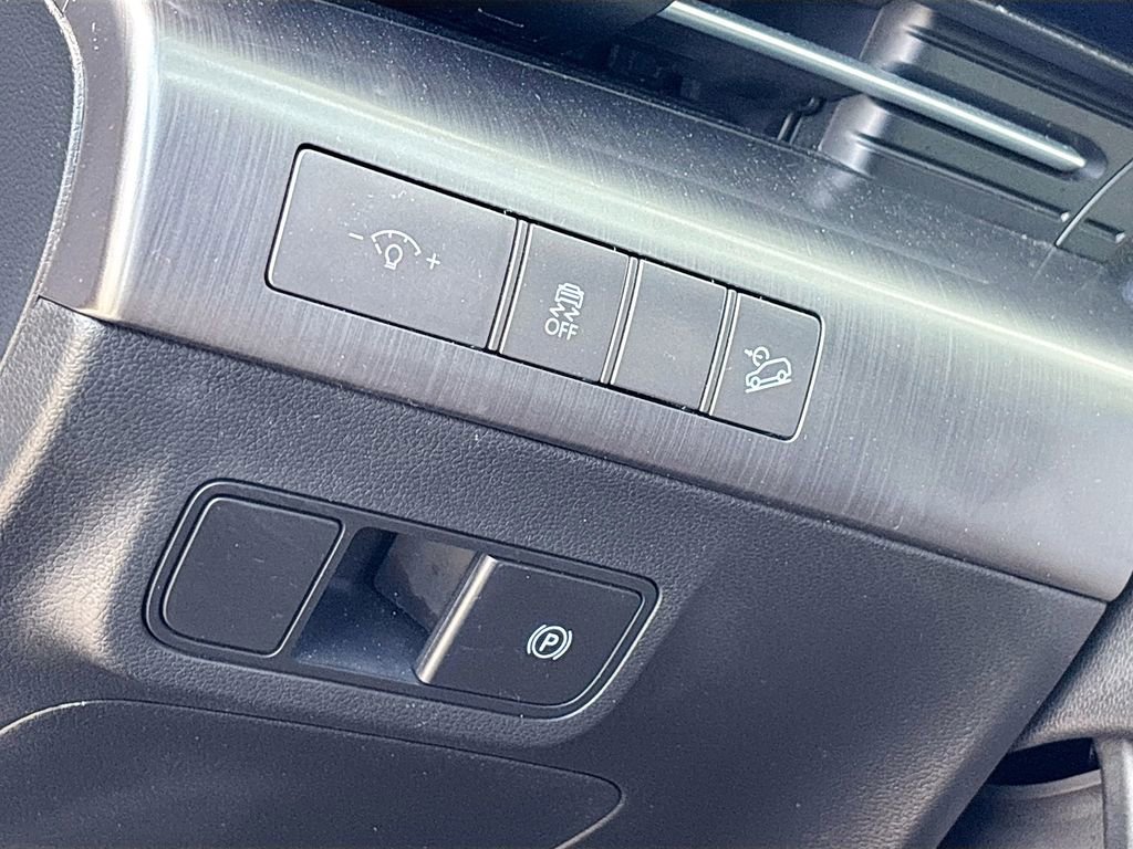 Used 2025 Hyundai Kona SEL image 10