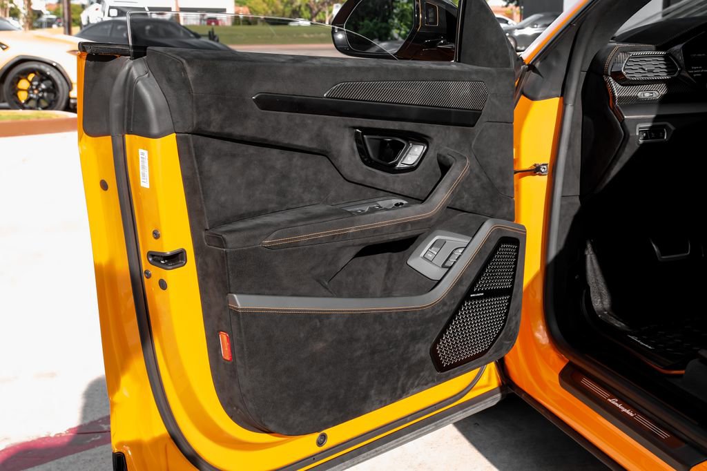 Used 2023 Lamborghini Urus Performante image 44