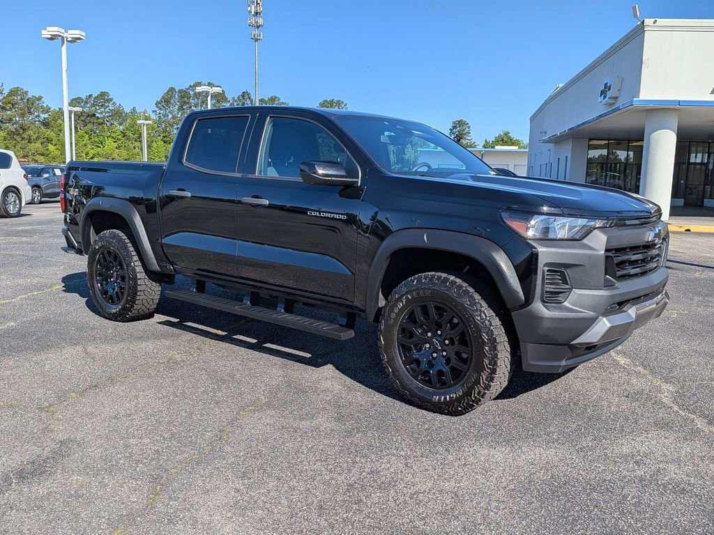 Used 2024 Chevrolet Colorado Trail Boss w/ Technology Package AWD/4WD image 3