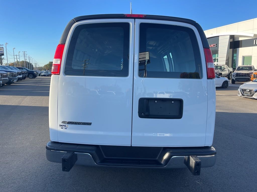 Used 2023 Chevrolet Express 2500 w/ Driver Convenience Package image 4