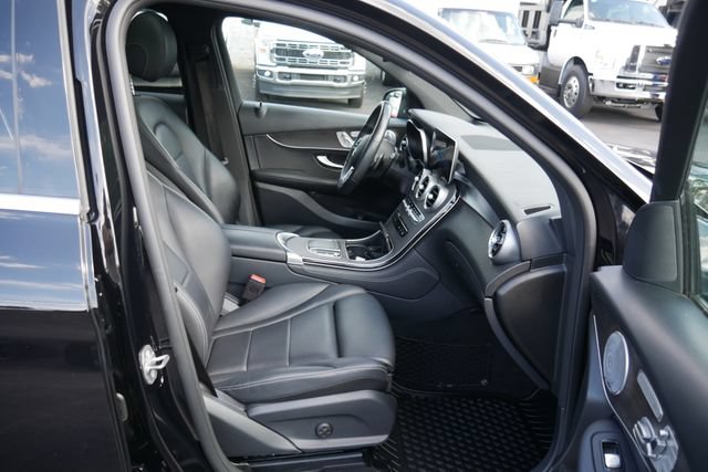 Used 2020 Mercedes-Benz GLC 300 4MATIC image 28