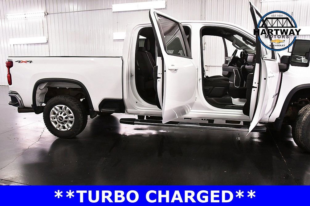 Used 2024 Chevrolet Silverado 2500 LT AWD/4WD image 32