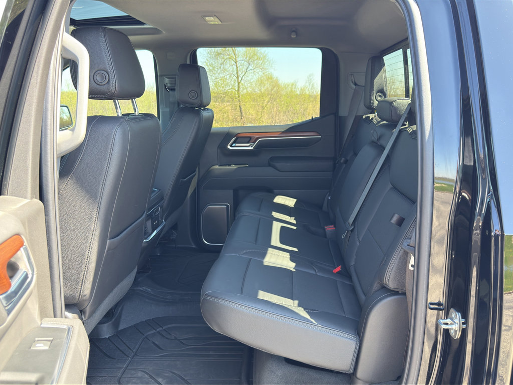 Used 2023 GMC Sierra 1500 Denali w/ Technology Package AWD/4WD image 38