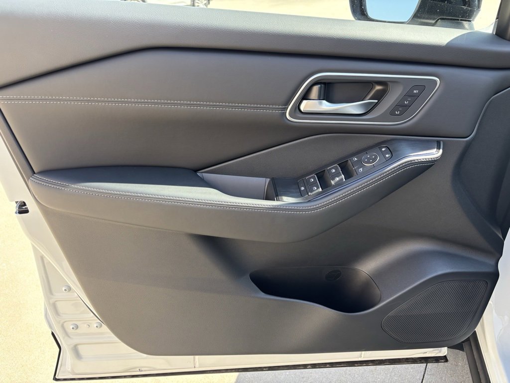 New 2026 Nissan Rogue Platinum w/ Platinum Premium Package image 22