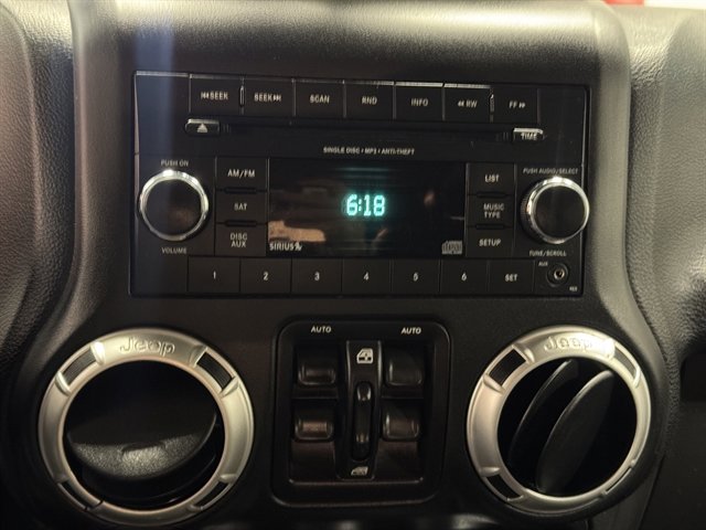 Used 2018 Jeep Wrangler Unlimited Sahara image 21