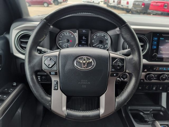 Used 2016 Toyota Tacoma Limited w/ Towing Package image 21