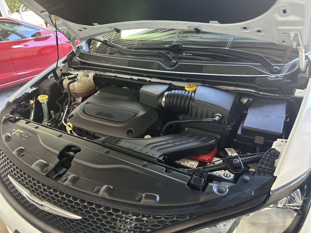 Used 2023 Chrysler Voyager LX FWD image 28