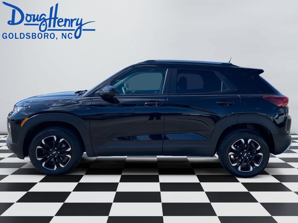 Used 2023 Chevrolet TrailBlazer LT AWD/4WD image 2