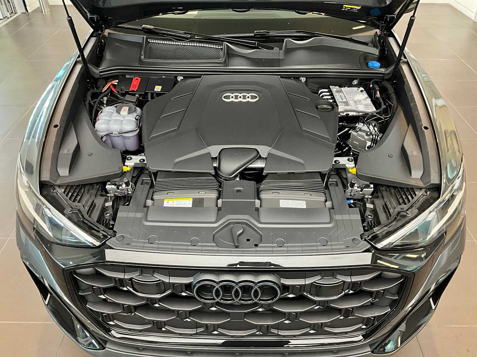 Used 2023 Audi Q8 Premium Plus AWD/4WD image 16