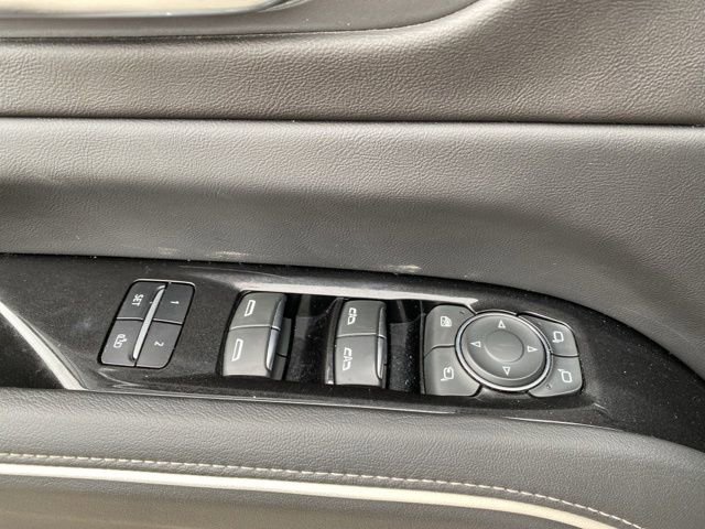 Used 2022 Cadillac Escalade ESV Premium Luxury AWD/4WD image 33