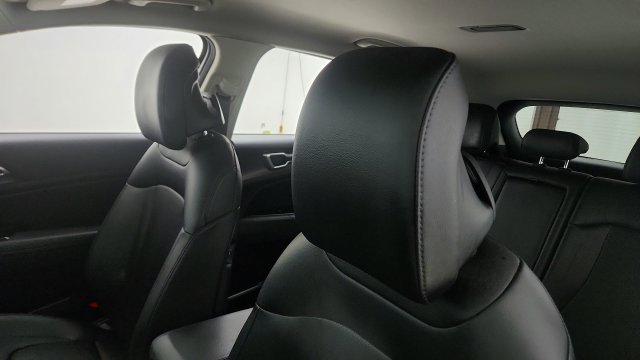 Used 2025 Kia Sportage EX FWD image 49