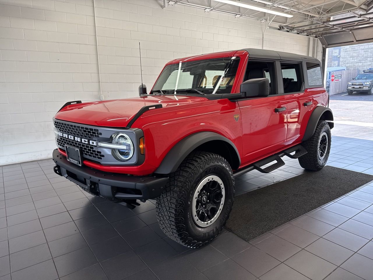 Used 2024 Ford Bronco Badlands w/ Sasquatch Package image 4