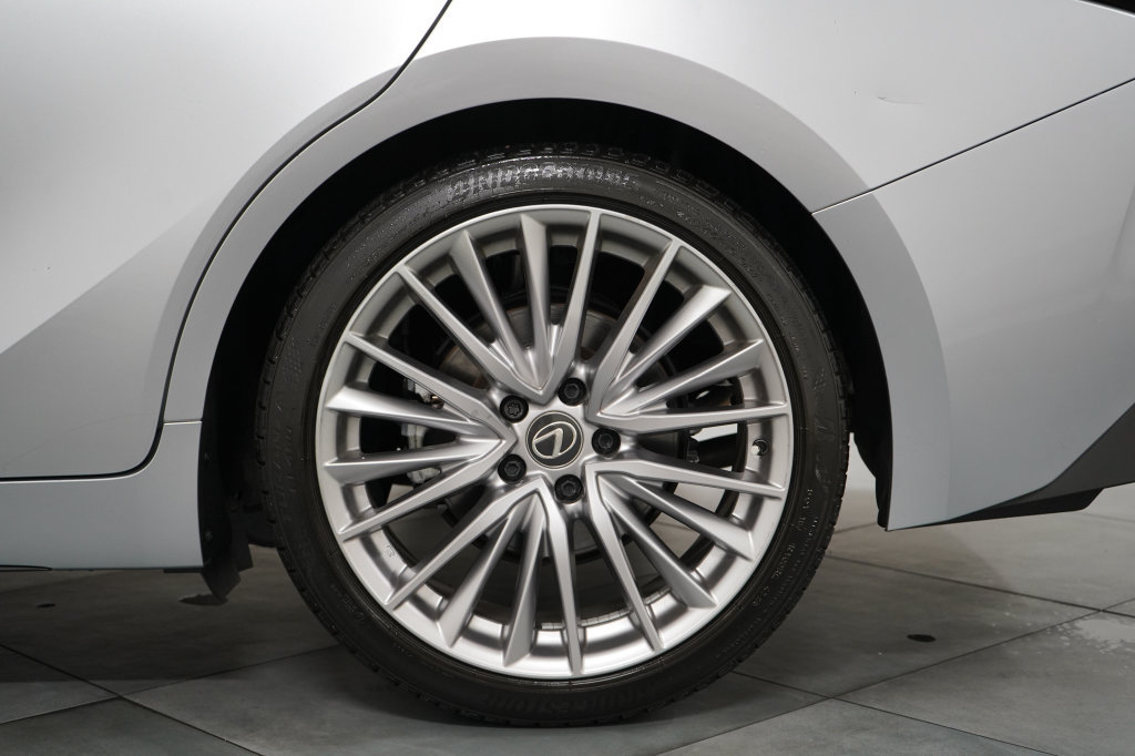 Used 2024 Lexus IS 300 AWD w/ Premium Package image 38