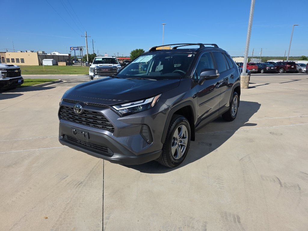 Used 2025 Toyota RAV4 XLE w/ Convenience Package FWD image 3