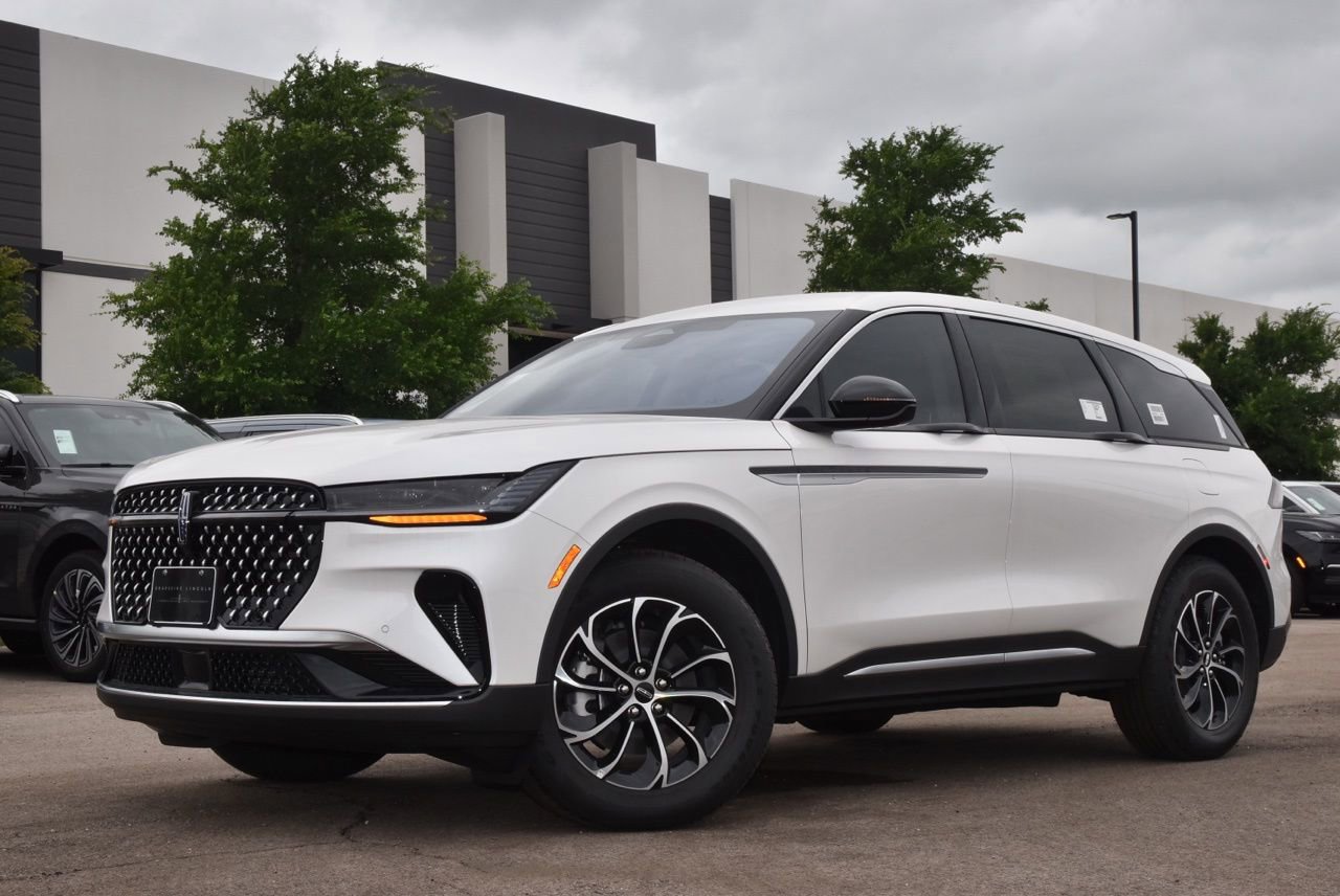 New 2026 Lincoln Nautilus Premier AWD/4WD image 8