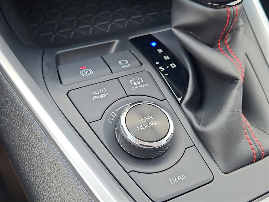 New 2025 Toyota RAV4 SE image 12