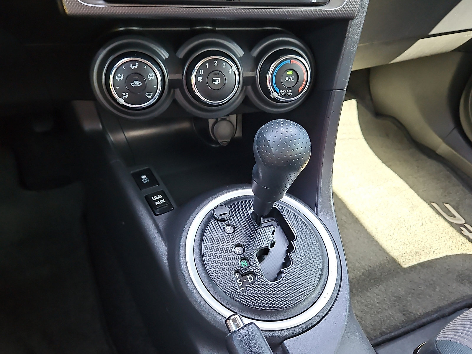 Used 2014 Scion tC FWD image 16