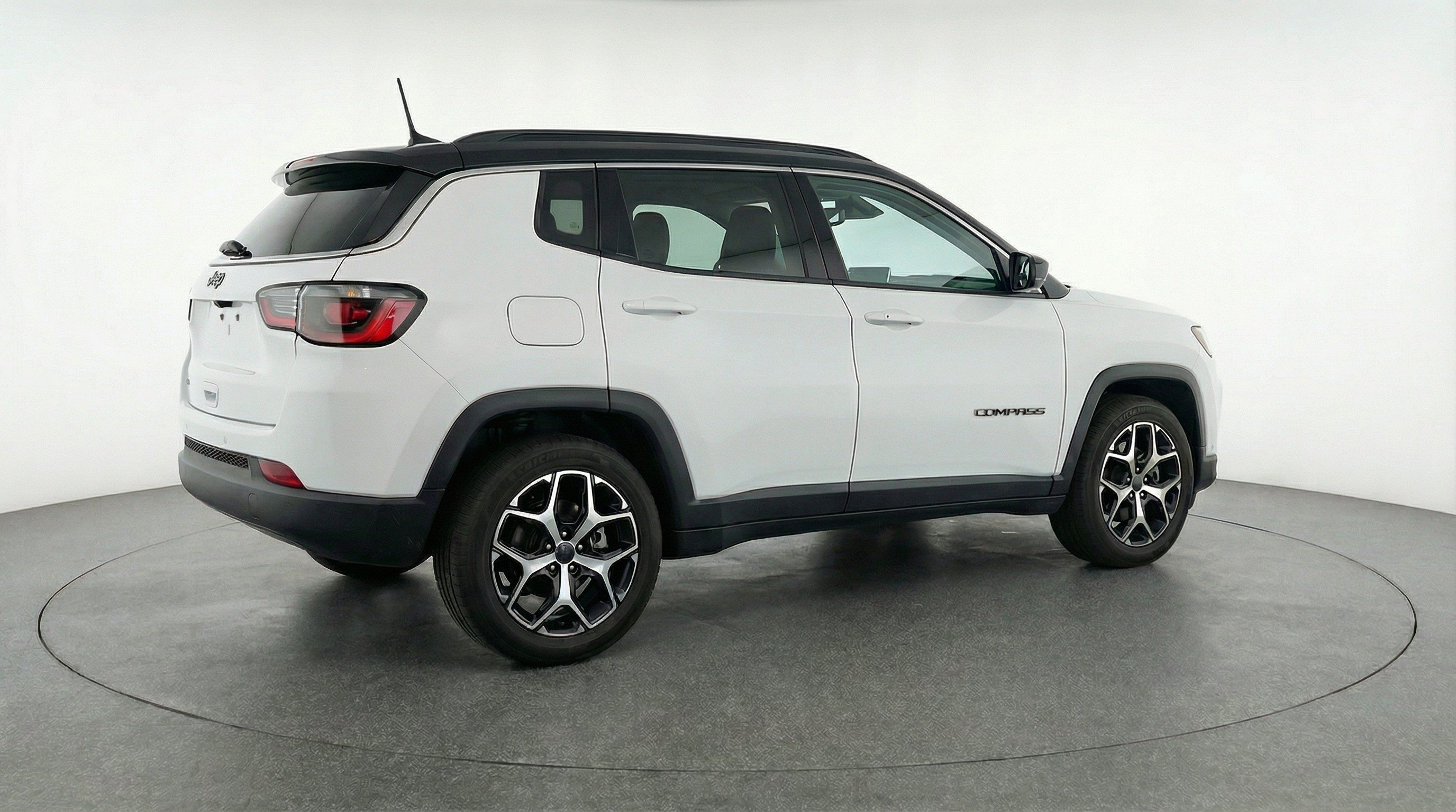 Used 2025 Jeep Compass Limited AWD/4WD image 9