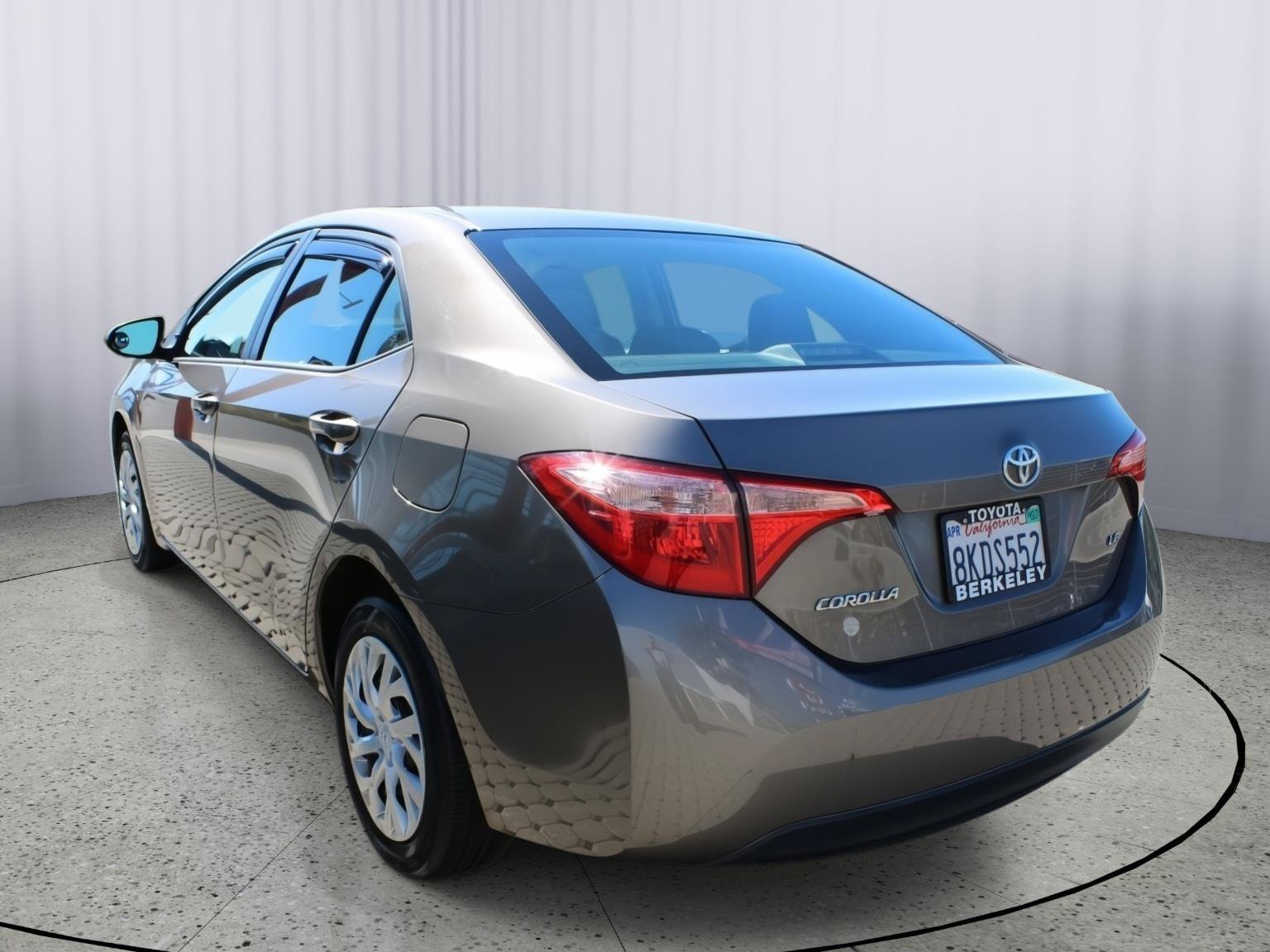 Used 2018 Toyota Corolla LE FWD image 6