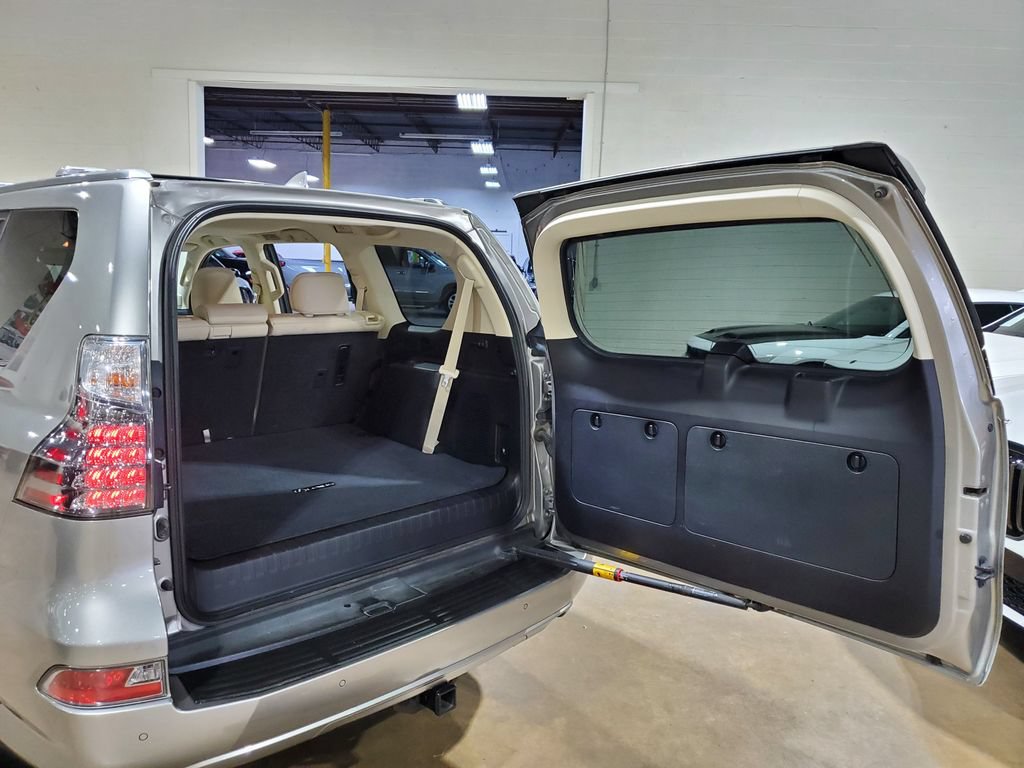 Used 2020 Lexus GX 460 Premium w/ Premium Package AWD/4WD image 43