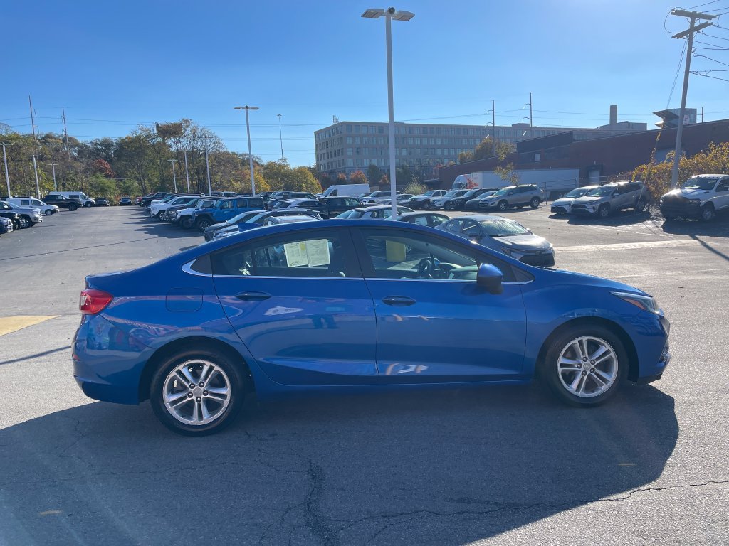 Used 2016 Chevrolet Cruze LT w/ Sun And Sound Package FWD image 6