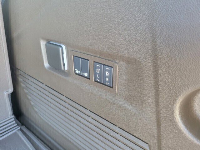 Used 2024 GMC Yukon Denali w/ Advanced Technology Package RWD image 8