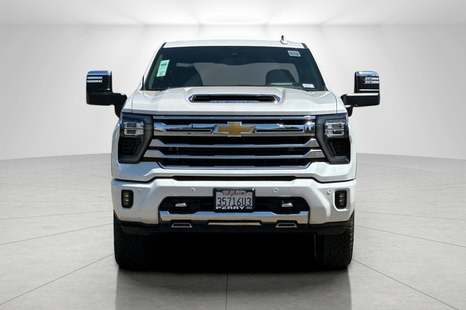 Used 2024 Chevrolet Silverado 2500 High Country w/ Technology Package AWD/4WD image 8