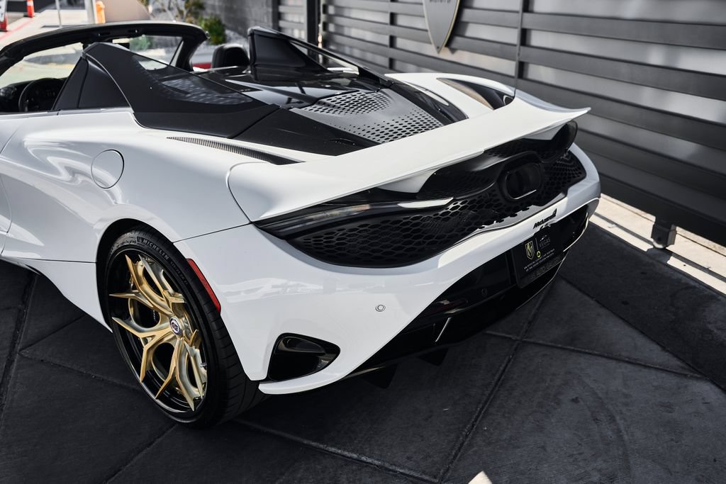 Used 2025 McLaren 750S Spider RWD image 11
