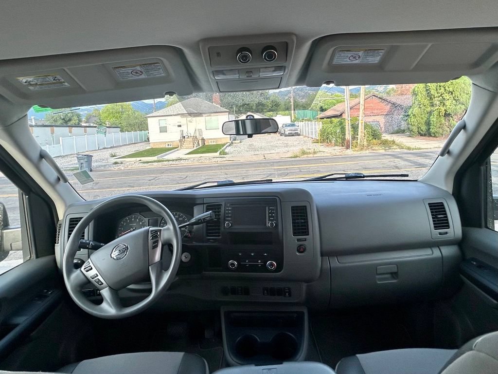 Used 2021 Nissan NV 3500 SV RWD image 7