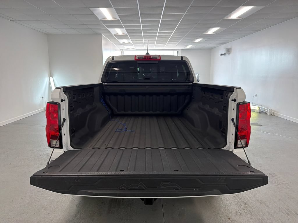 Used 2026 Chevrolet Colorado W/T w/ Advanced Trailering Package RWD image 8
