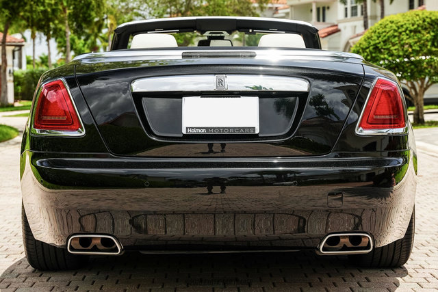Used 2019 Rolls-Royce Dawn RWD image 7