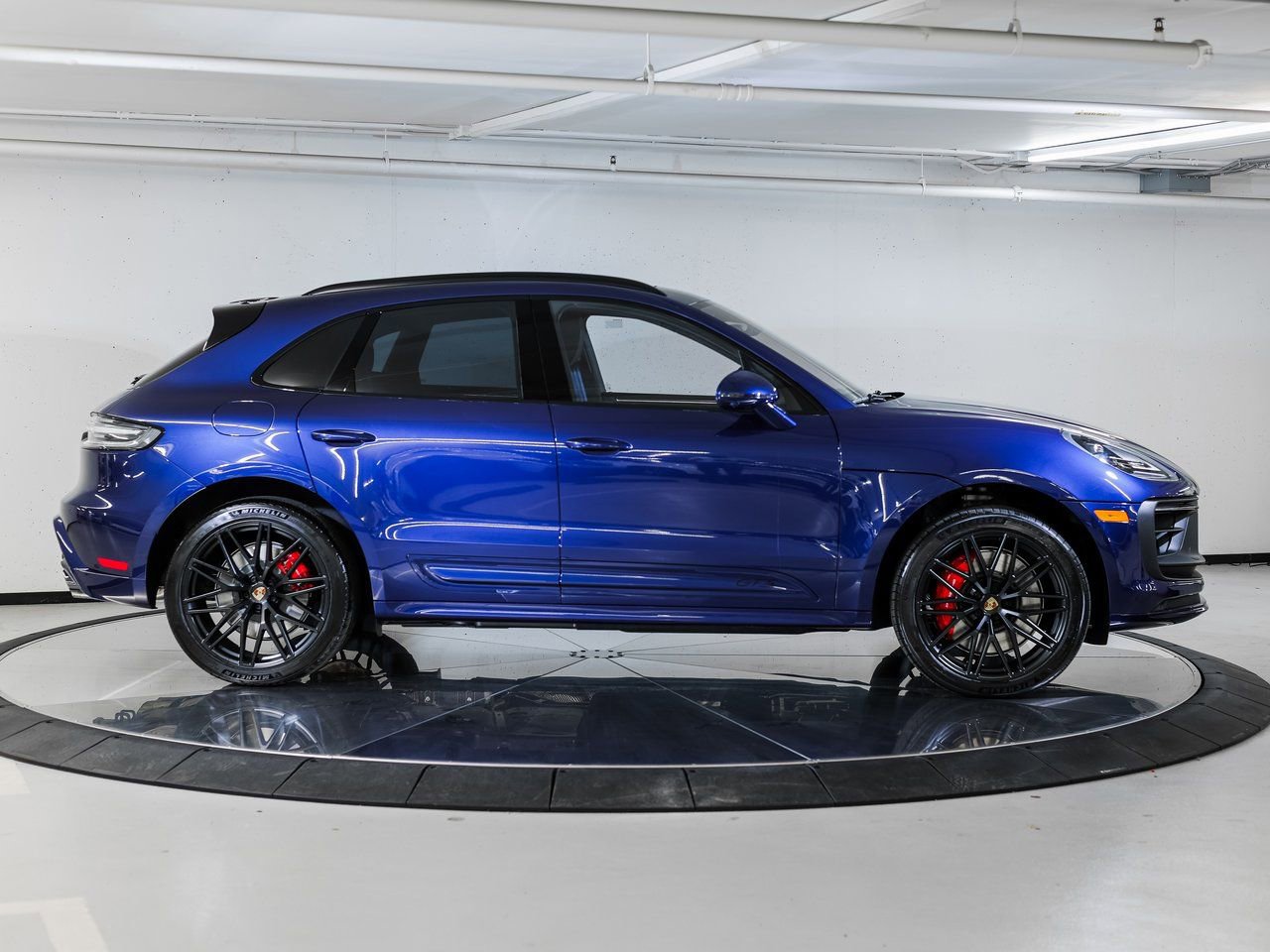 New 2026 Porsche Macan GTS AWD/4WD image 8