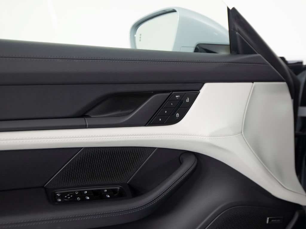 New 2026 Porsche Taycan GTS AWD/4WD image 19