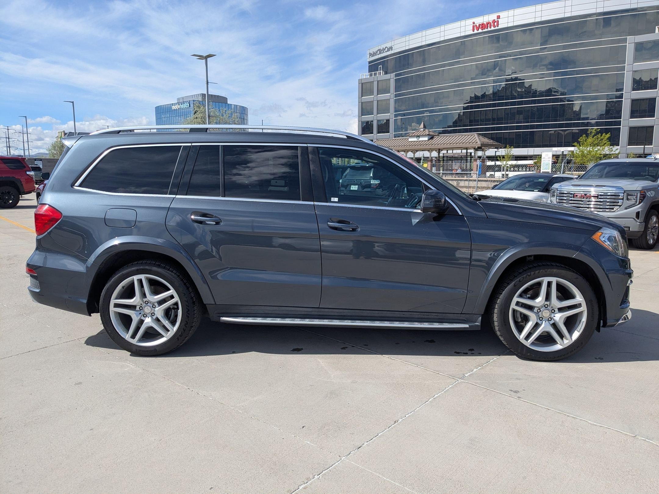 Used 2016 Mercedes-Benz GL 550 4MATIC image 6