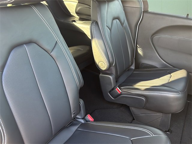 New 2026 Chrysler Pacifica Select image 40