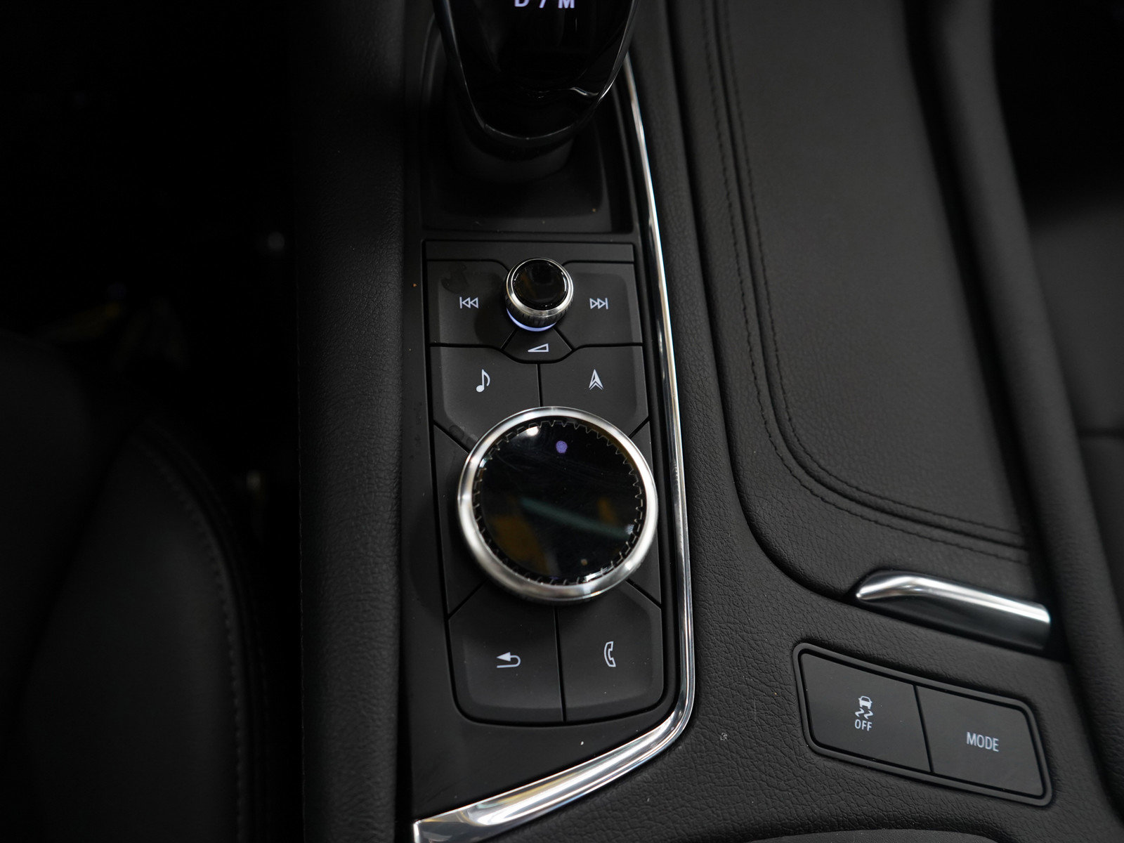 Used 2024 Cadillac XT6 Sport w/ Technology Package image 28