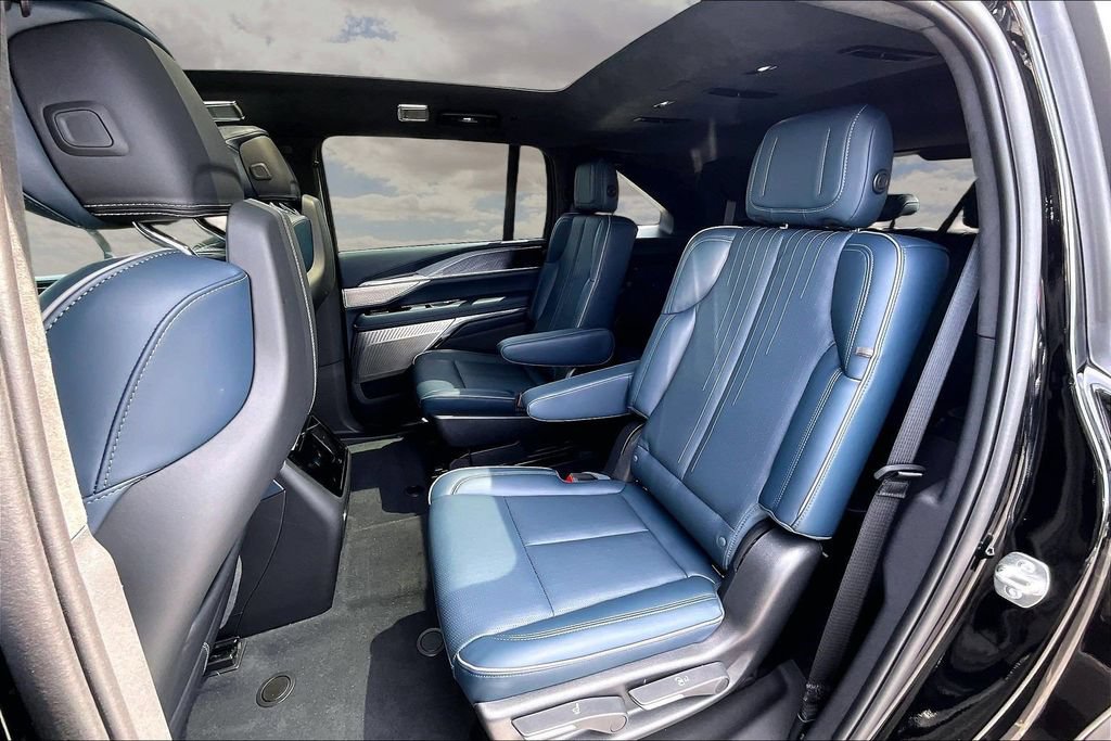 Certified 2025 Cadillac Escalade IQ Luxury 2 w/ LPO, Premium Carpet Package AWD/4WD image 22