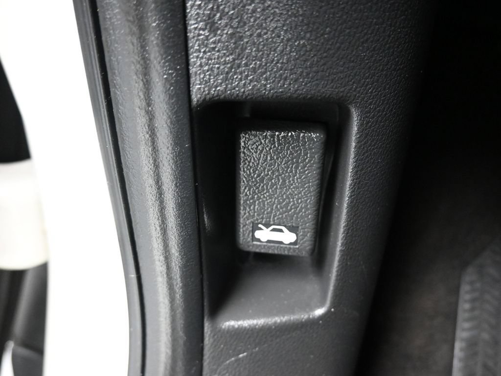 Used 2019 Honda Pilot LX image 25