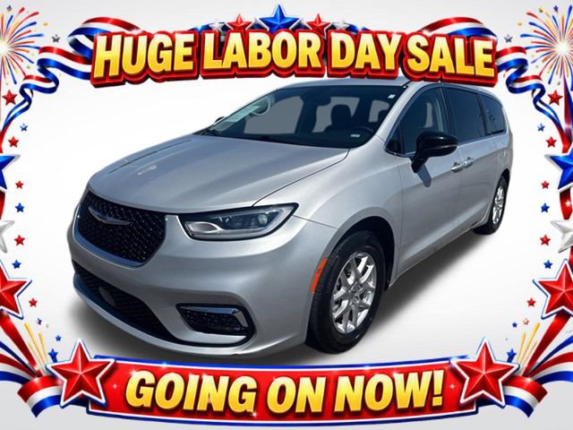 Used 2024 Chrysler Pacifica Touring-L FWD image 1