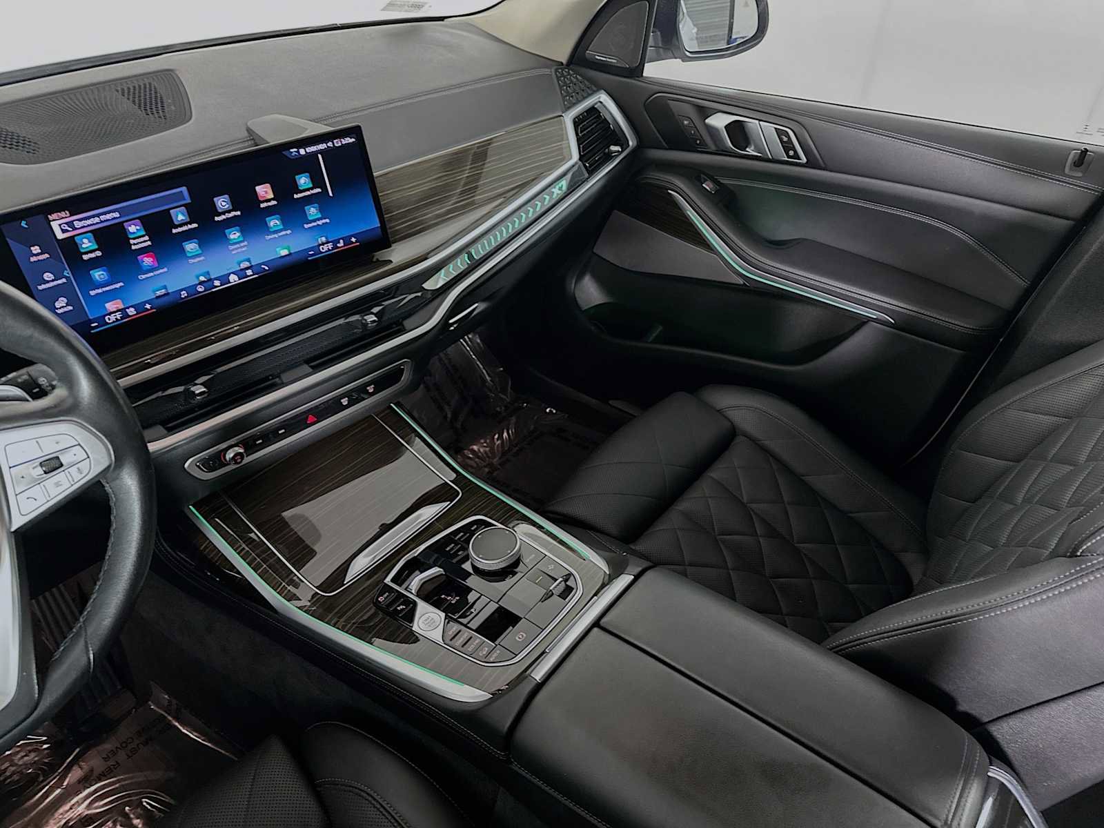 Used 2024 BMW X7 xDrive40i w/ Premium Package image 22
