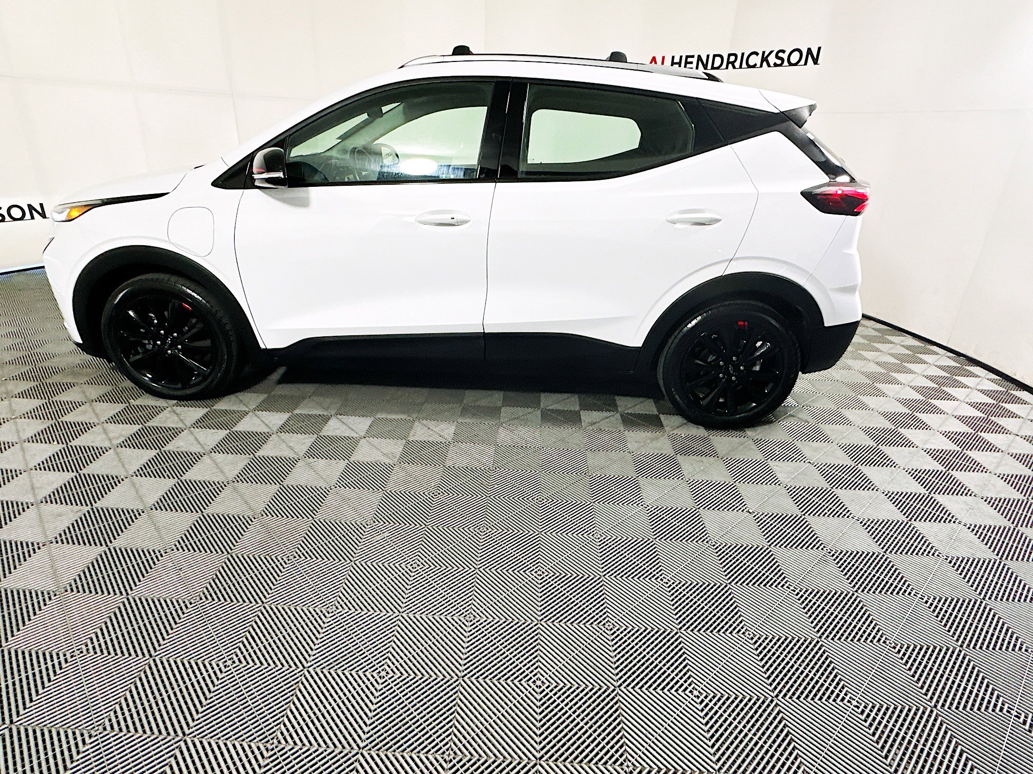 Used 2023 Chevrolet Bolt EUV LT w/ Convenience Package image 6