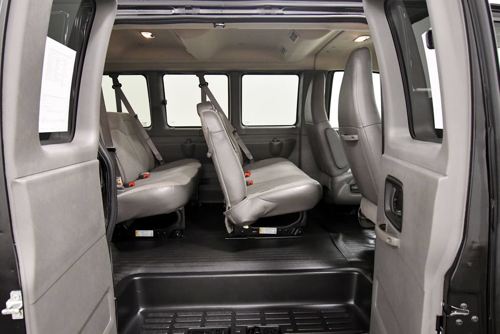 Used 2025 Chevrolet Express 3500 LS RWD image 13