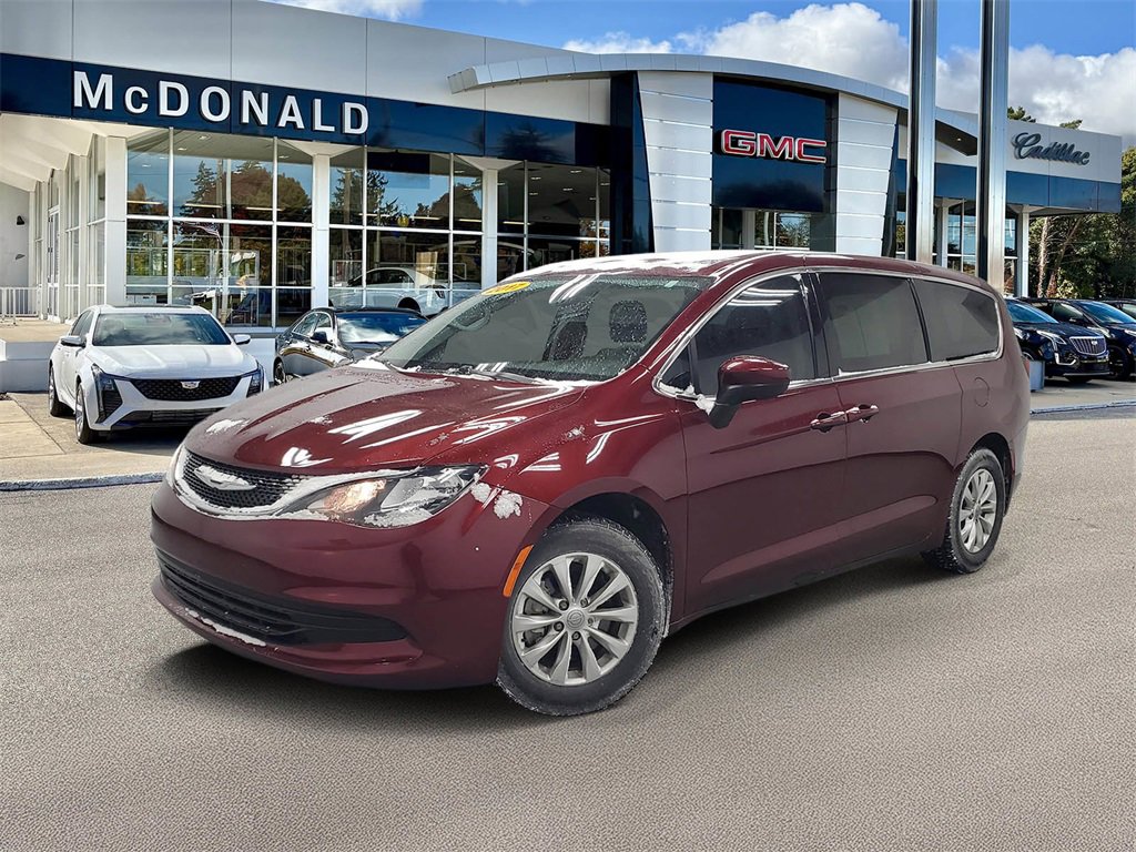 Used 2017 Chrysler Pacifica Touring image 1