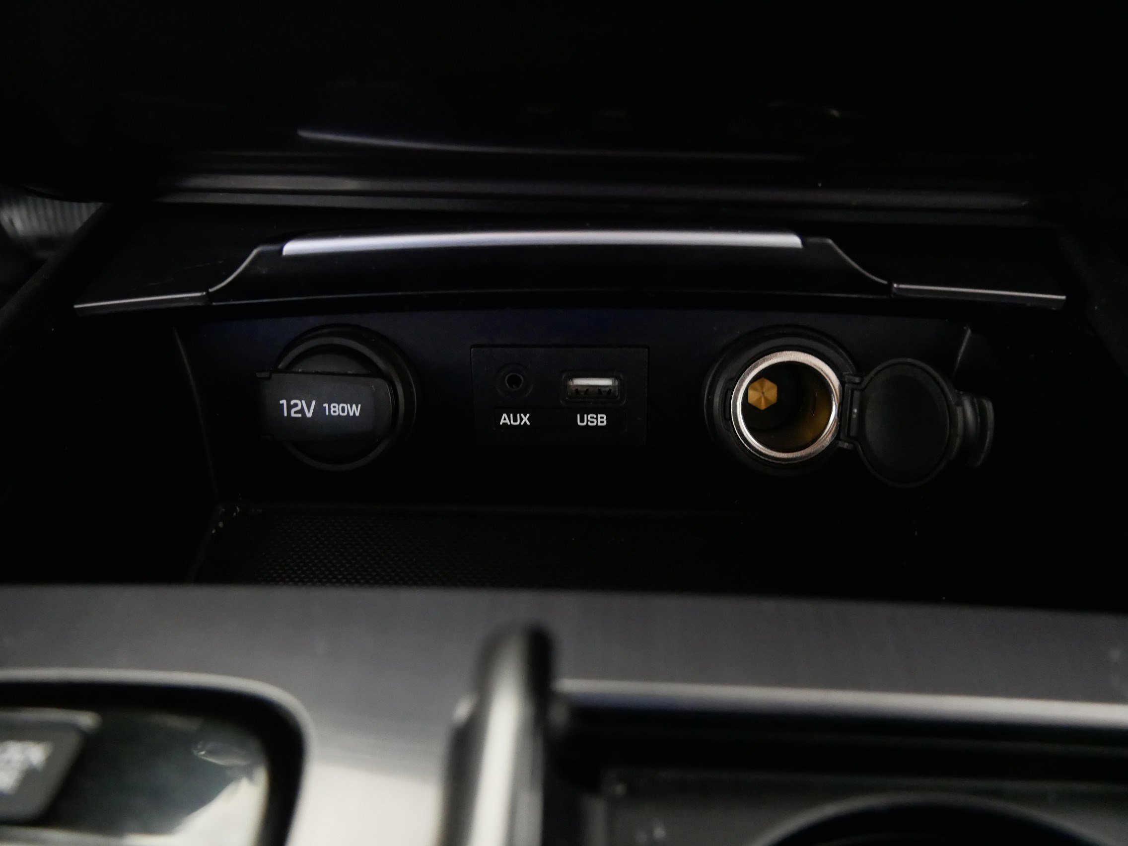 Used 2017 Genesis G80 3.8 w/ Option Group 02 image 32