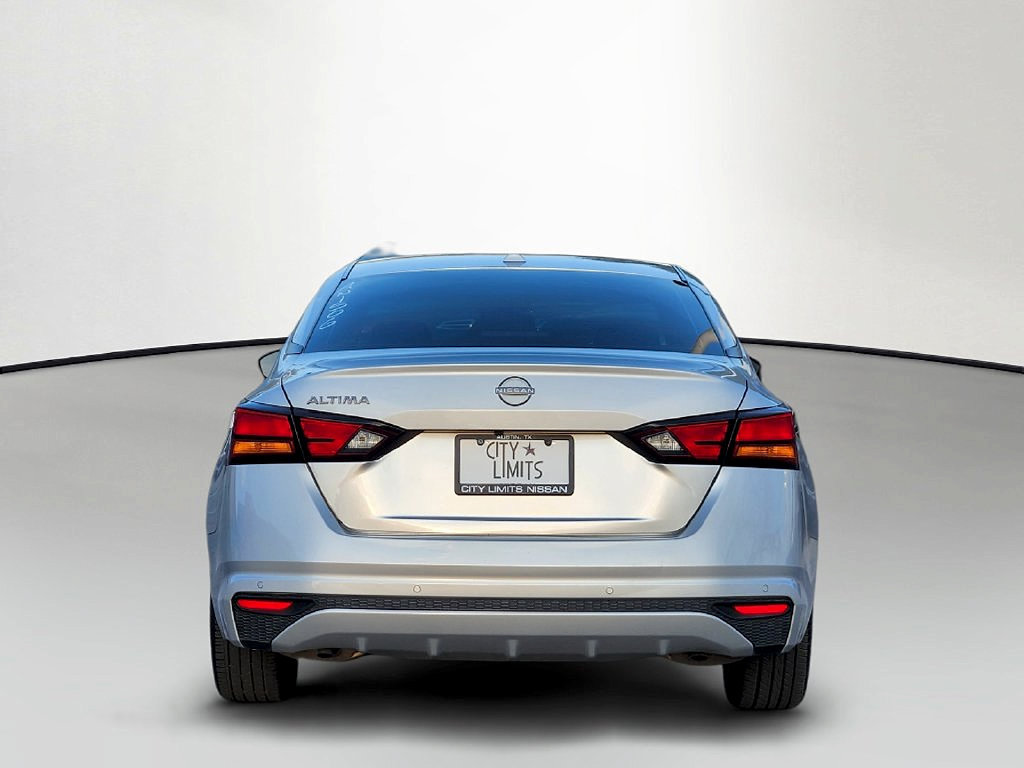 Used 2025 Nissan Altima 2.5 SV FWD image 6