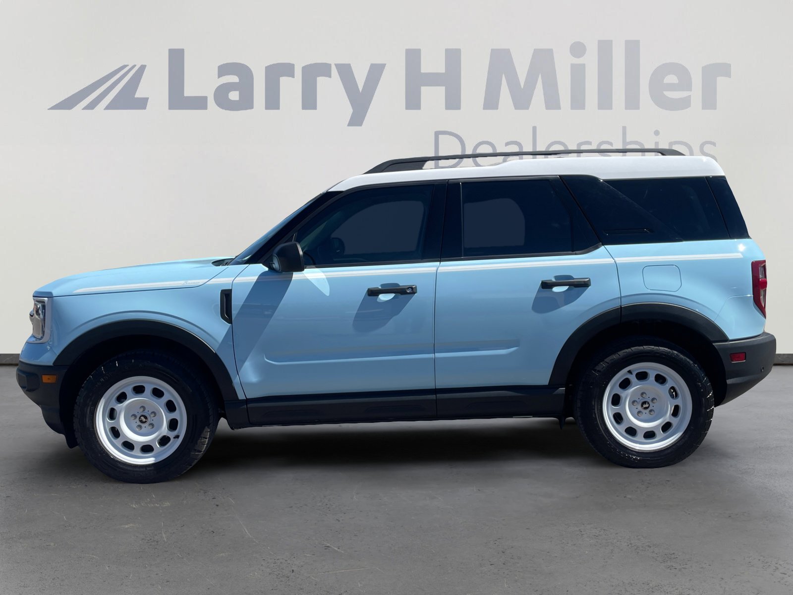 Used 2023 Ford Bronco Sport Heritage w/ Heritage Convenience Package image 2