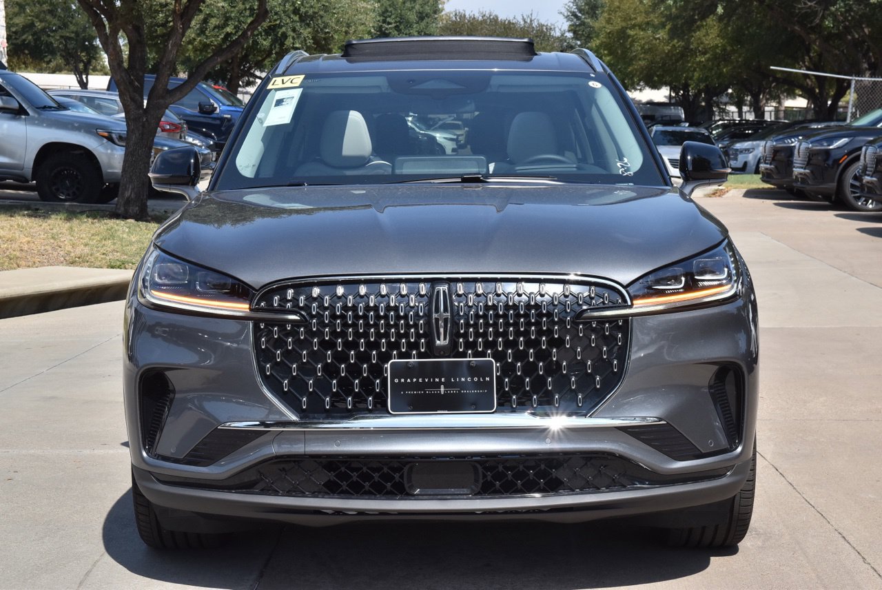 New 2027 Lincoln Aviator Reserve AWD/4WD image 2